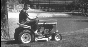 John Deere Lawnmower